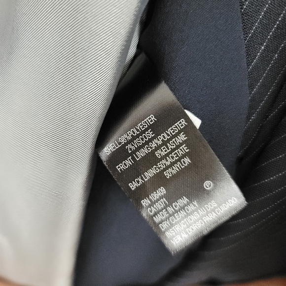 Tahari | Sleeveless Flowy Pinstripe Cardigan - Picture 5 of 6